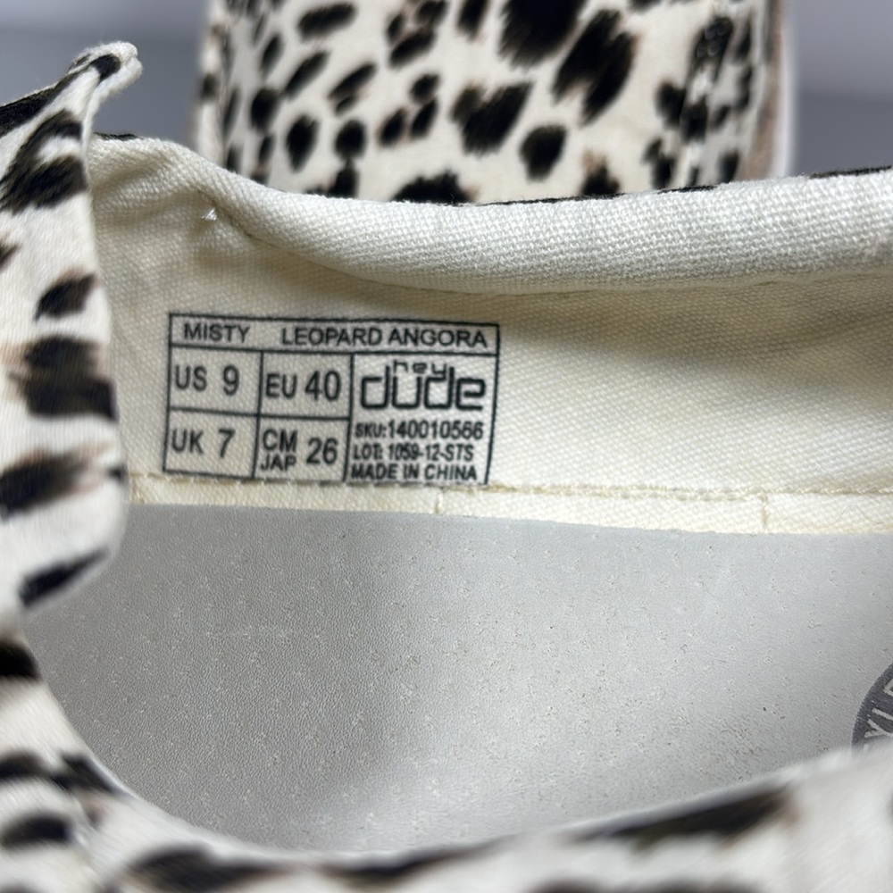 Hey Dude Buckle Exclusive Misty Leopard Angora Women's Slip-On Shoes Sz. 9 - Picture 7 of 9